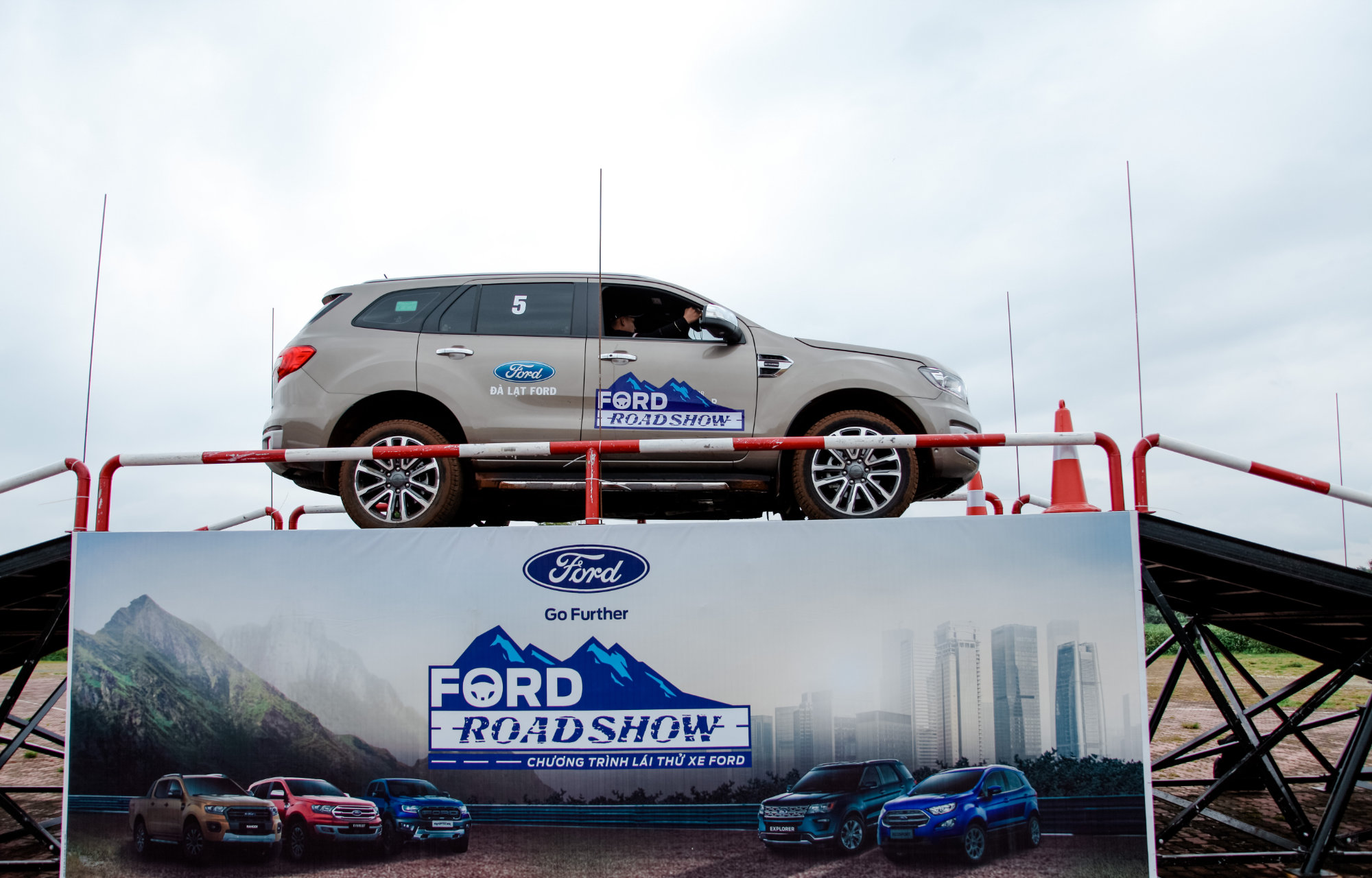 Ford-New-Everest